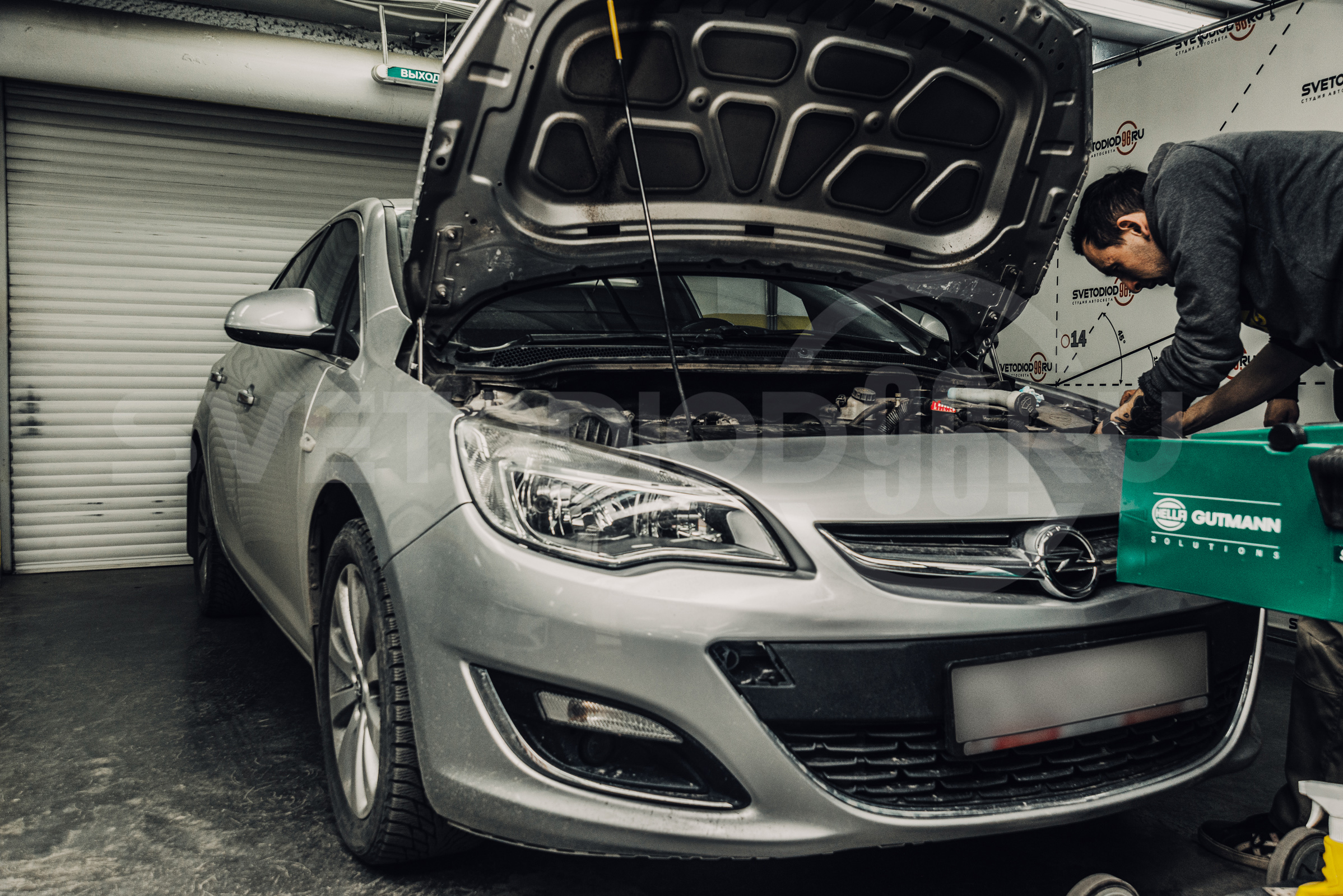 Регулировка и настройка фар Opel Astra.