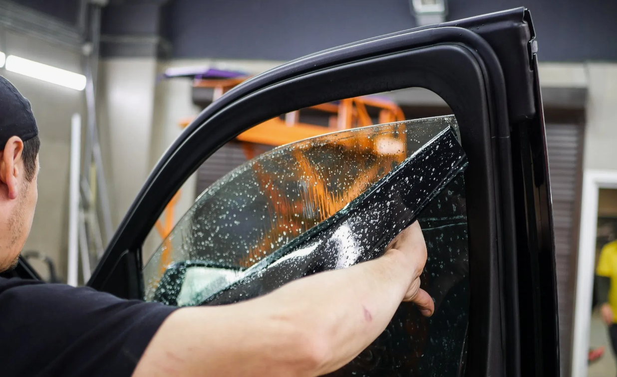 Тонировка стекол автомобиля пленкой премиум класса