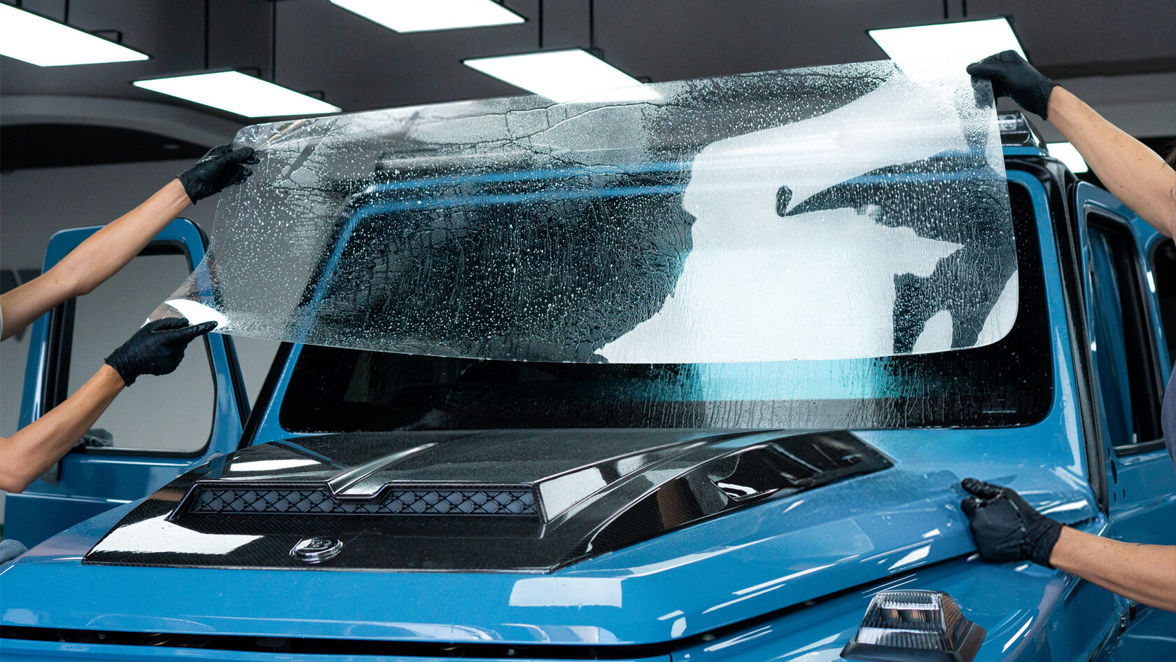 Бронирование лобового стекла пленкой