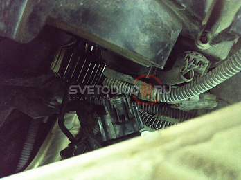 Установка светодиодных ламп в линзу Toyota Rav4 2